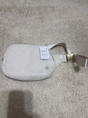 lululemon athletica Cream Sherpa Everywhere Belt Bag